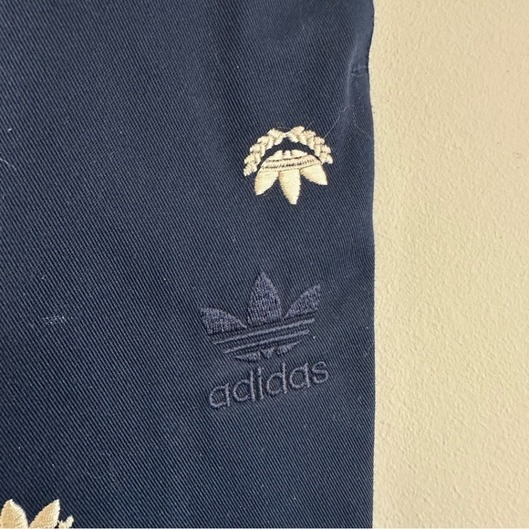 ADIDAS ORIGINALS GRAPHICS ARCHIVE CHINO PANTS - NAVY NIGHT INDIGO LARGE - Picture 11 of 15